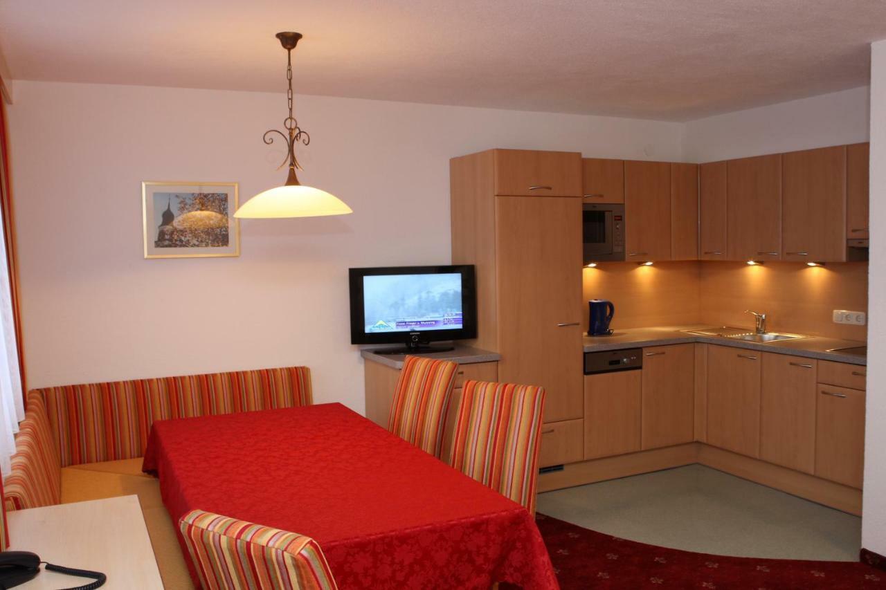 Haflingerhof Aparthotel ฟิสส์ ภายนอก รูปภาพ